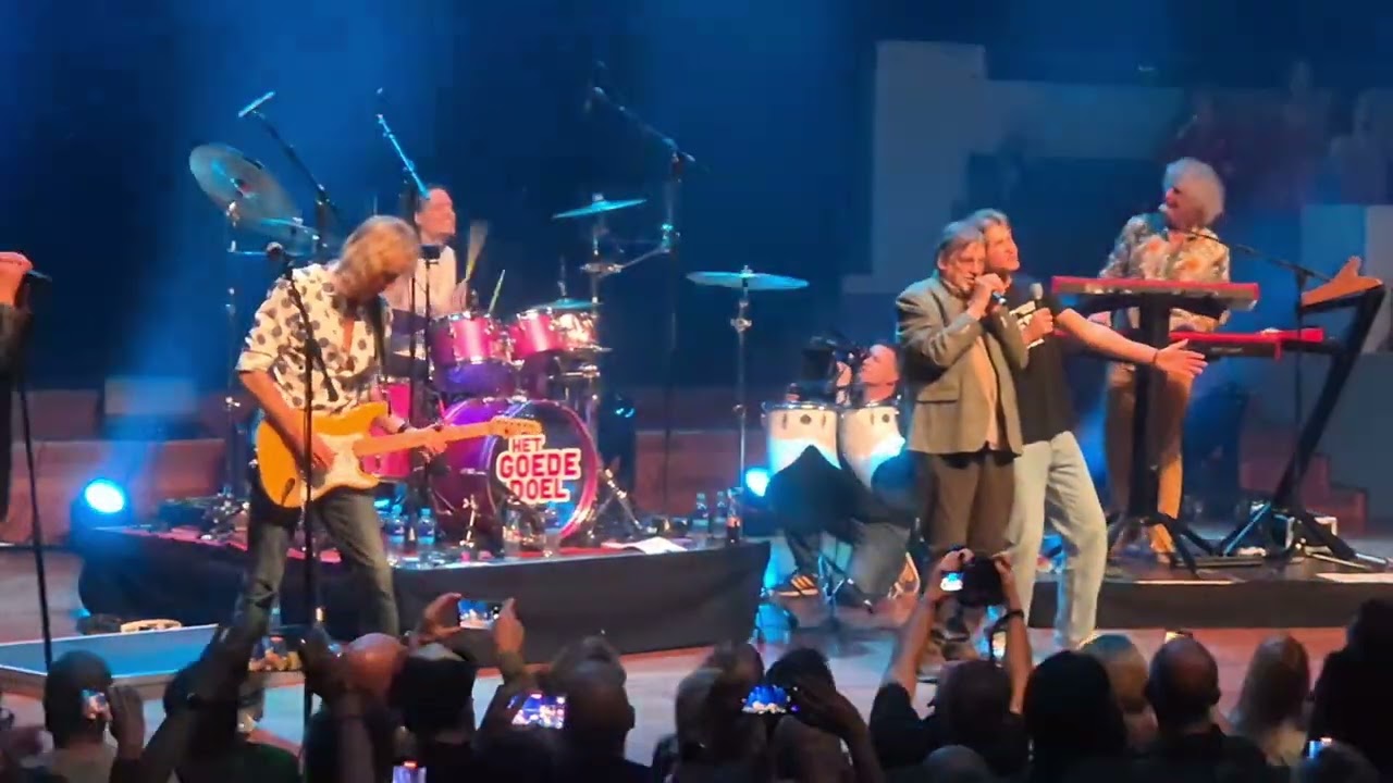 Het Goede Doel met Tony Junior & Samuel Welten- Nooduitgang ‎⁨@TivoliVredenburg⁩ Utrecht