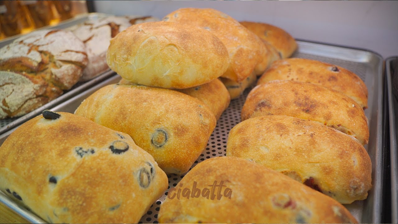 올리브, 크렌베리, 블루베리, 치즈가 듬뿍들어간 쫀득한 치아바타 l ciabatta bread korean street food
