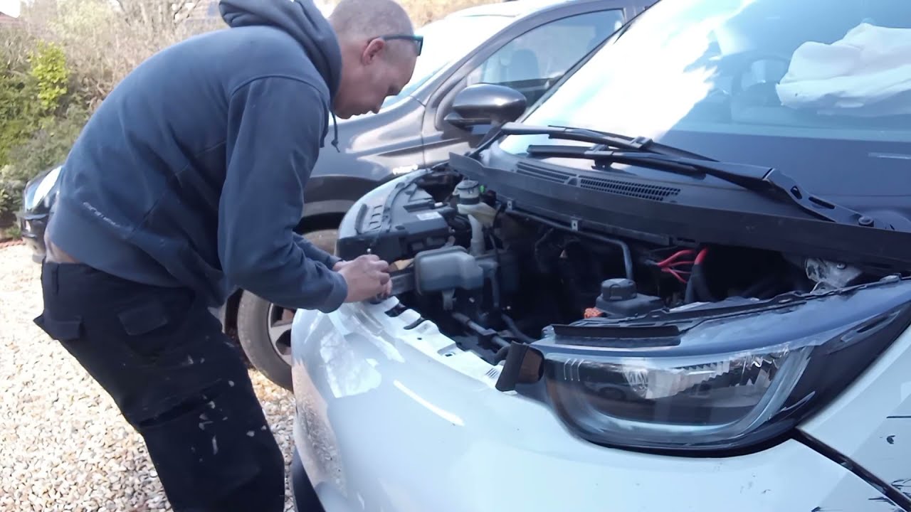 BMW i3 strip down 8_ How to remove the front bumper
