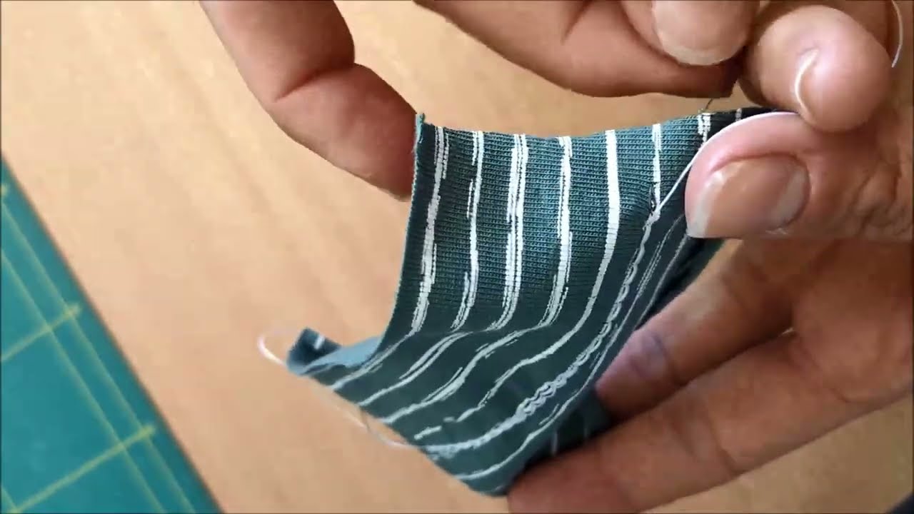 D&eacute;faire un point de cha&icirc;nette de recouvreuse