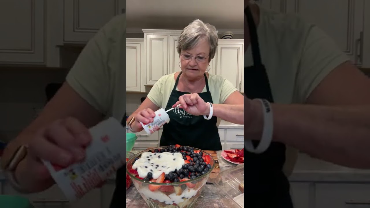 Mama Sue makes LEMON BERRY DESSERT | Quick Dessert for 4th of July or Memorial Day | Summer Recipe
