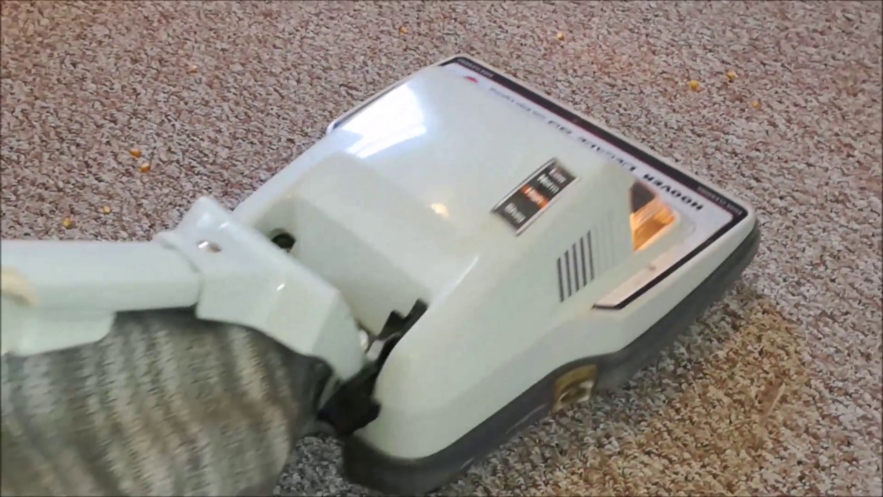 Vintage 1980 Hoover U4385 Decade 80 Upright Vacuum Cleaner (240 volts!!)