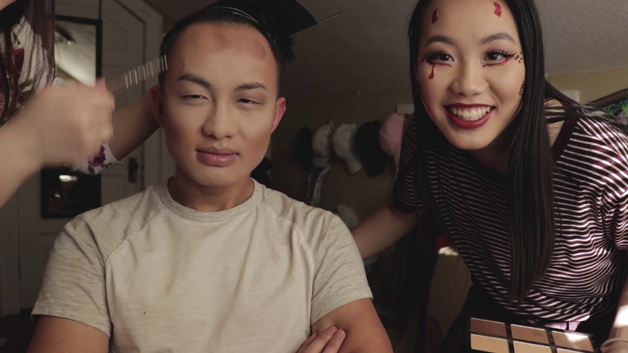 MY SISTER AND HER FRIEND DOES MY MAKER (DRAG QUEEN LOOK)