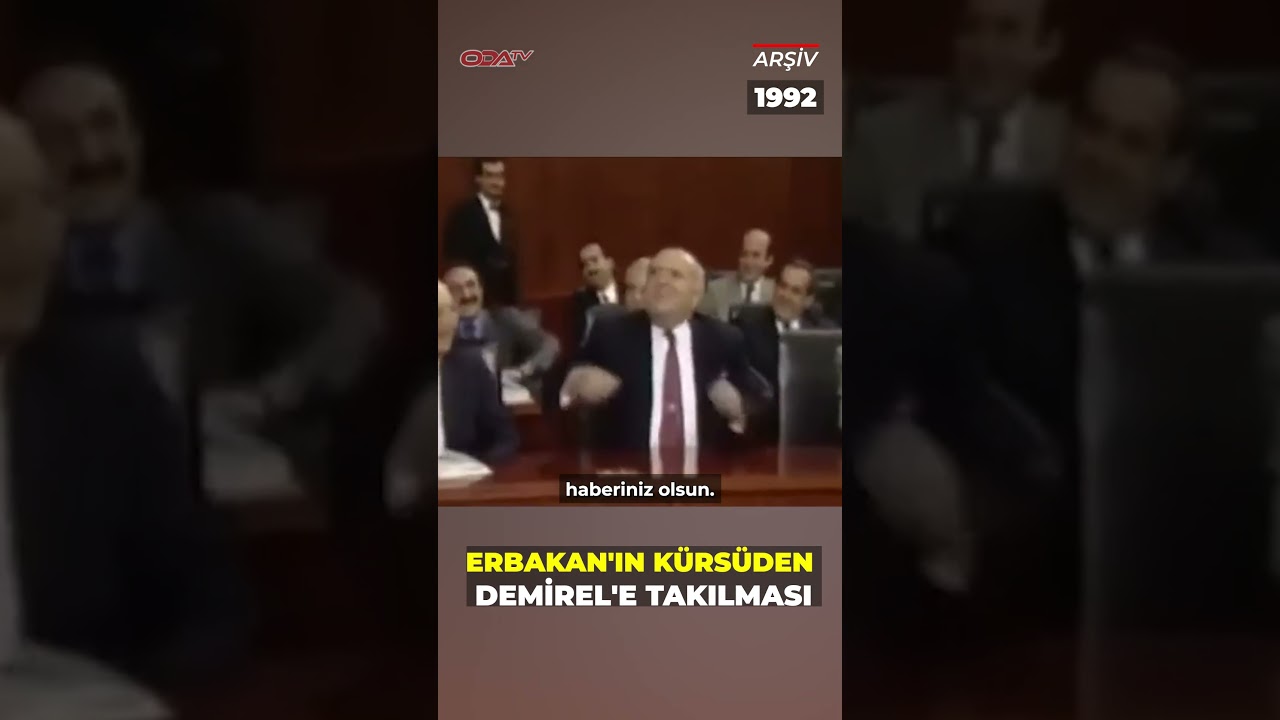 Necmettin Erbakan d&ouml;nemin Başbakanı S&uuml;leyman Demirel'e meclis k&uuml;rs&uuml;s&uuml;nden sesleniyor