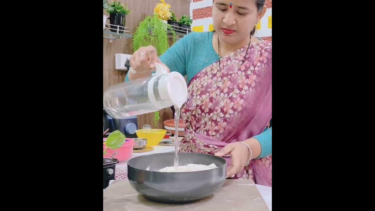 हजारों बार खाया😊फिर भी रिएक्शन पहली बार खाने जैसा ही देते है सारे के सारे.....