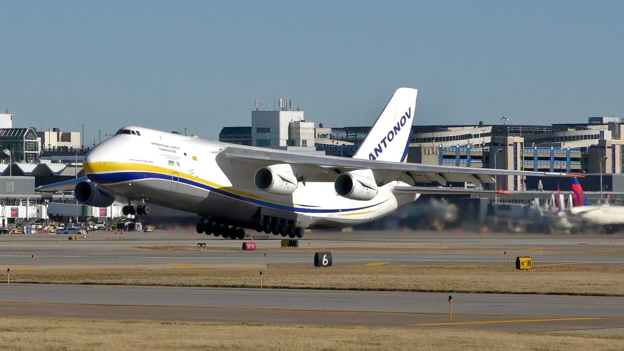[4K] Antonov 124 Magnificent Takeoff at MSP Airport