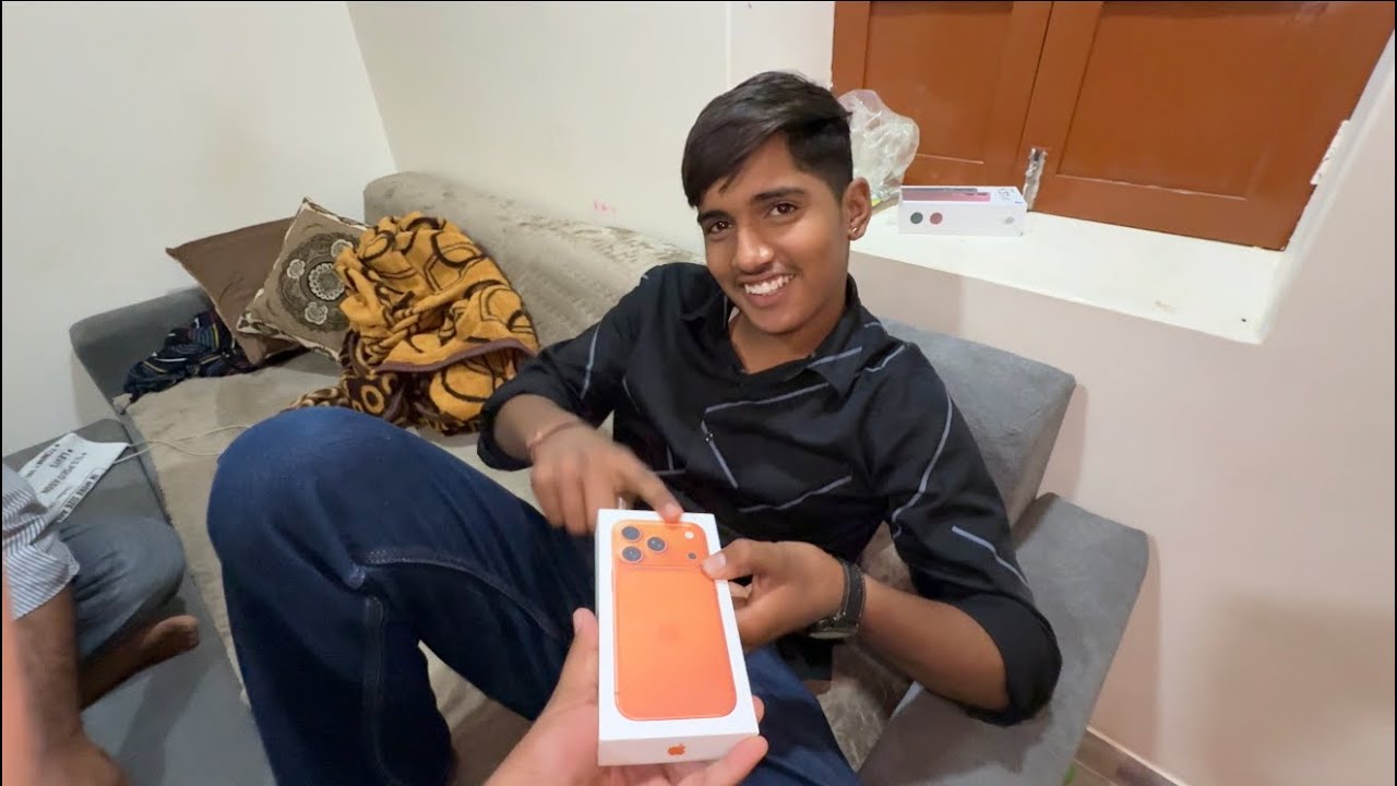 Naresh ko diya iphone 17pro max 🫣 !! Day 171