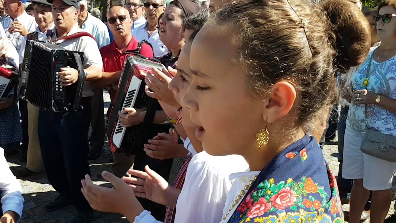 Ó LINDA  Na Feira  de Padornelo Paredes de Coura