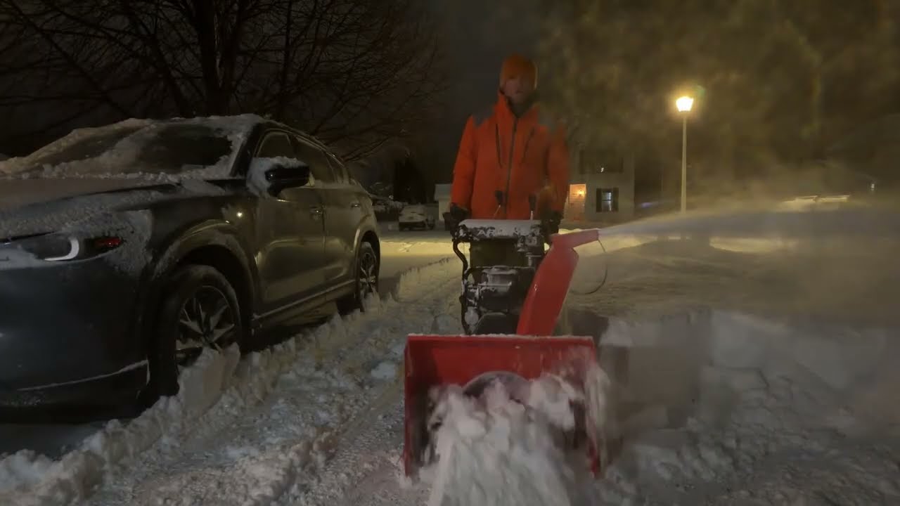 Snowblowing Lake Effect Snow!