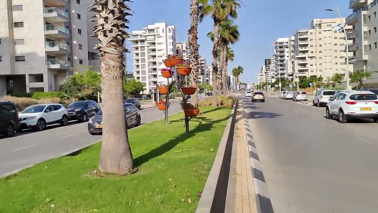 Walking tour of Hadera.  From the beach to the center.
