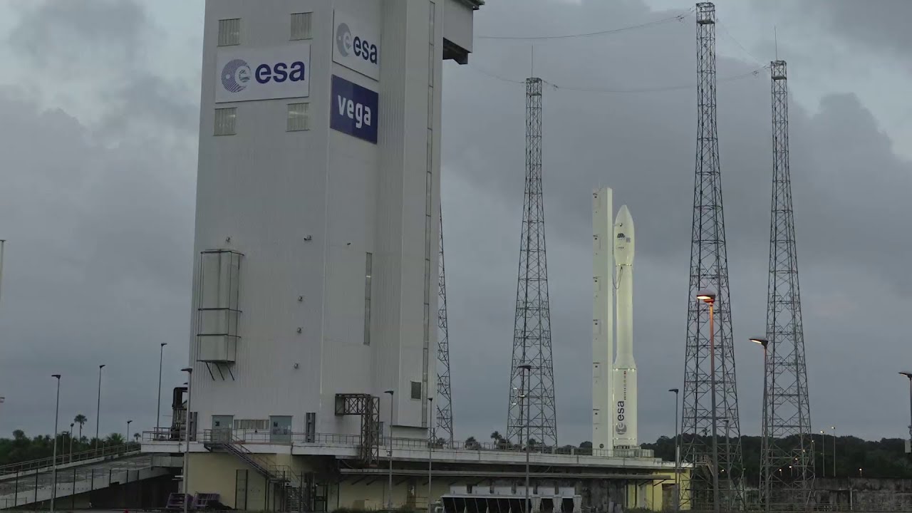 Vega's final countdown and first liftoff (time-lapse)