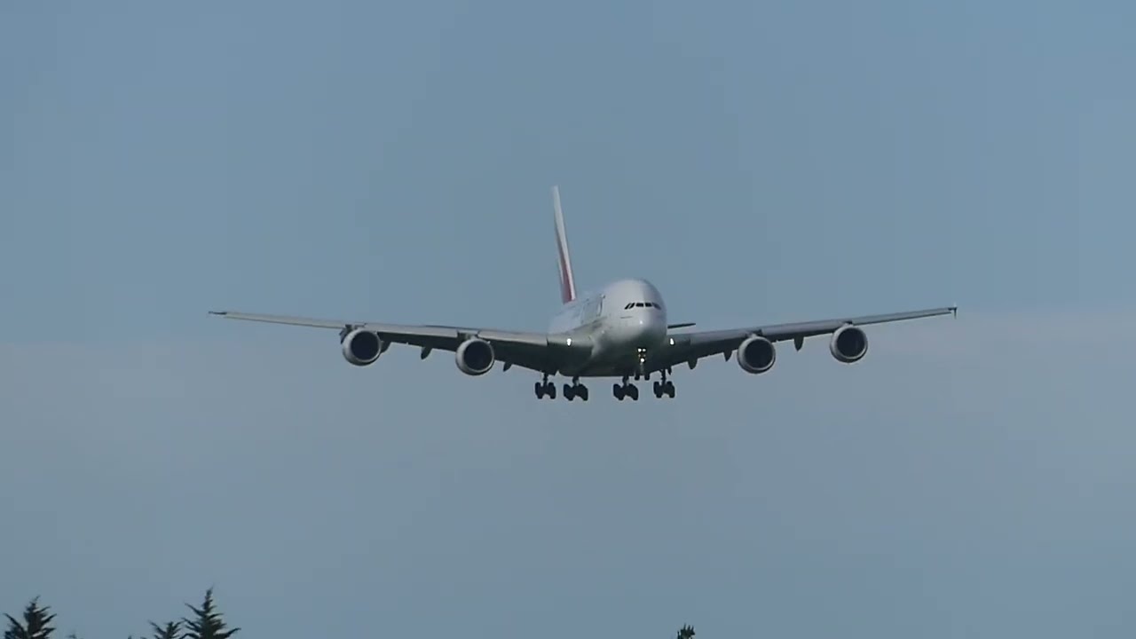 A380 GO AROUND! Landing At Christchurch Airport On A Windy day.