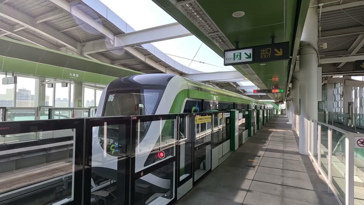 台中捷運。九張犁站/列車進站+離站。2024.01.17