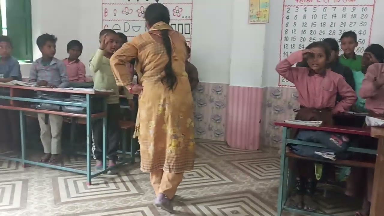 Dhire Taal Mein Chanda Mama