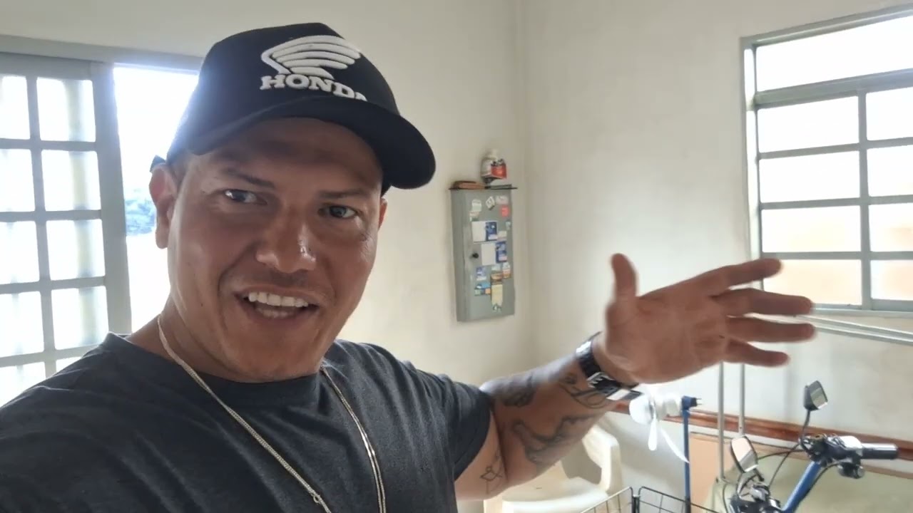 Esse homem topa qualquer desafio em invenção 