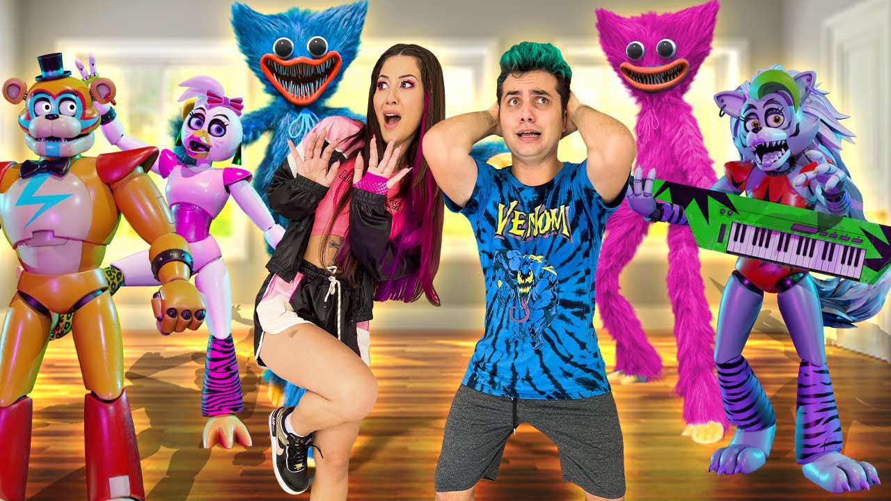 O ATAQUE DO HUGGY POPPY PLAYTIME E DOS ANIMATRONICS DO FIVE NIGHT'S AT FREDDY'S ( Maloucos )