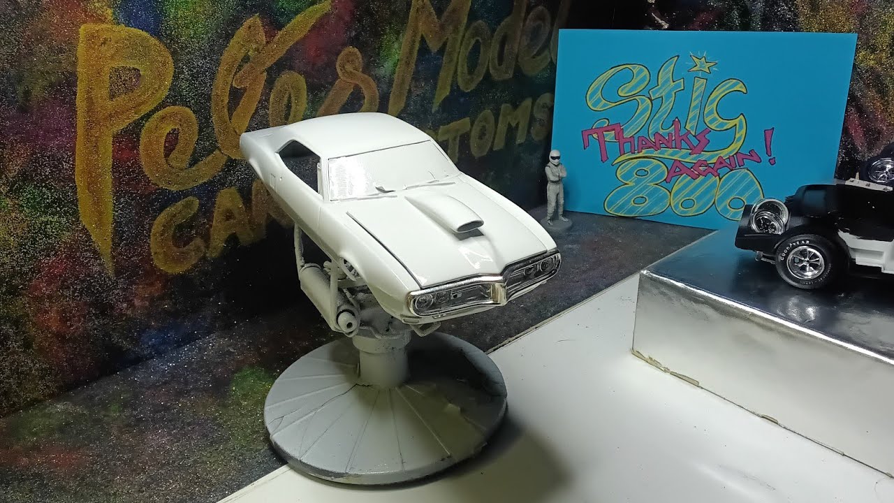 Показываю средний палец. Реставрированный Pontiac Firebird 1968 года от Revell.