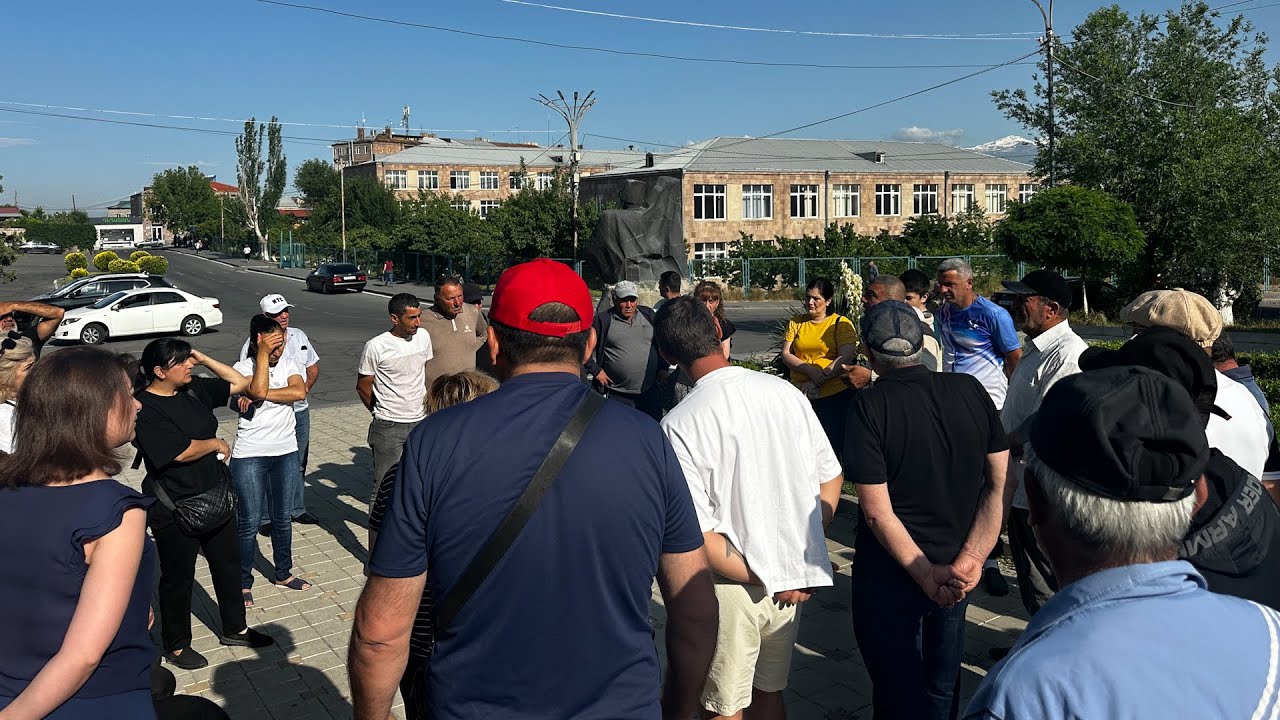 ՈւՂԻՂ. Պահանջում ենք, որ 59 համարի ավտոբուսը Քասախ մտնի. բնակիչները հավաքվել են գյուղի կենտրոնում
