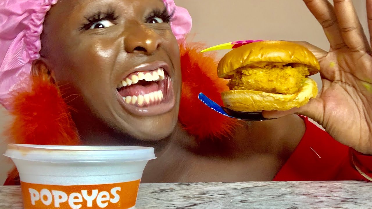 Popeyes Chicken sandwhich Mukbang! 🍗🥪