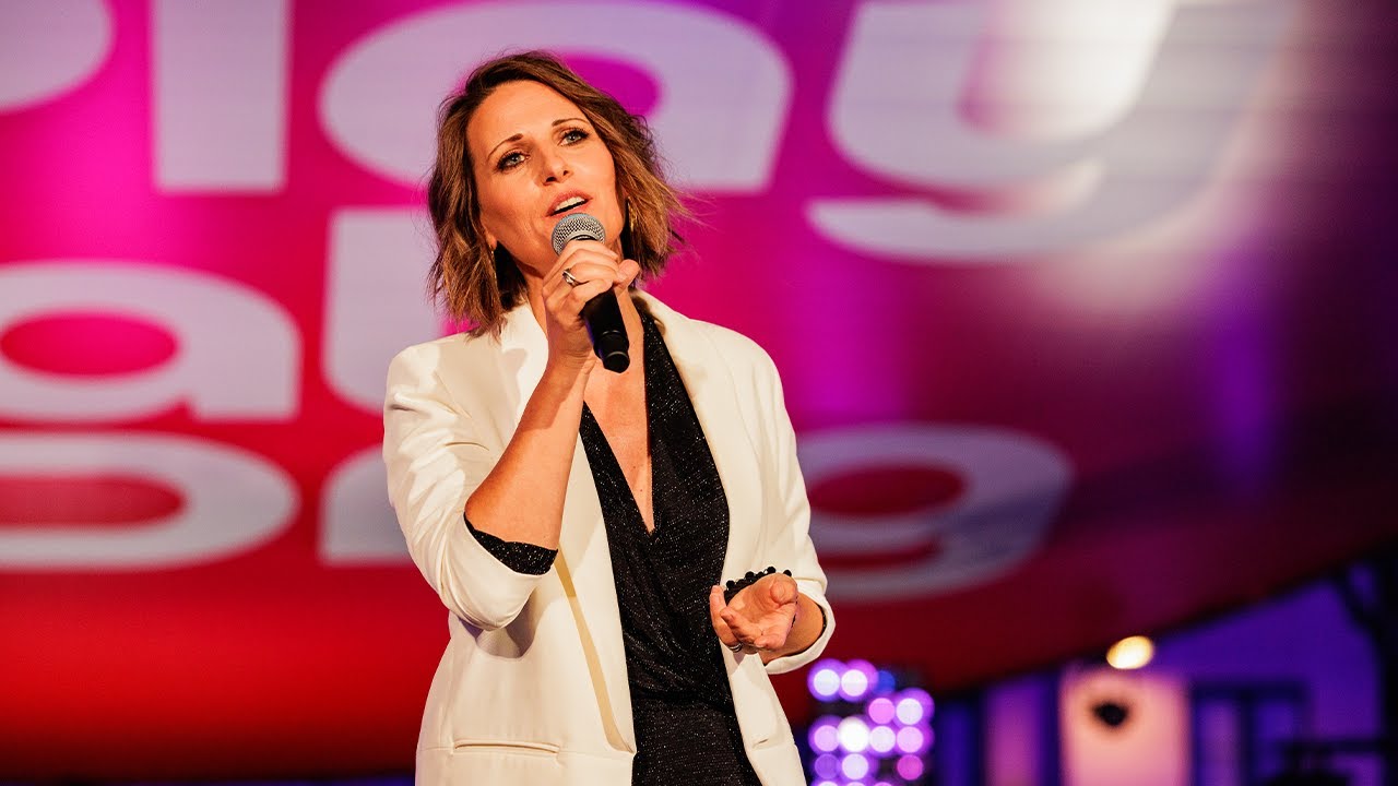 Sarah De Koster - 'You Are The Reason' | Play That Song De Panne