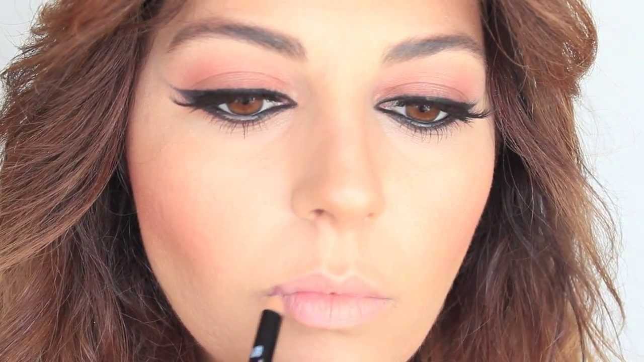 Winged Eyeliner Makeup Tutorial