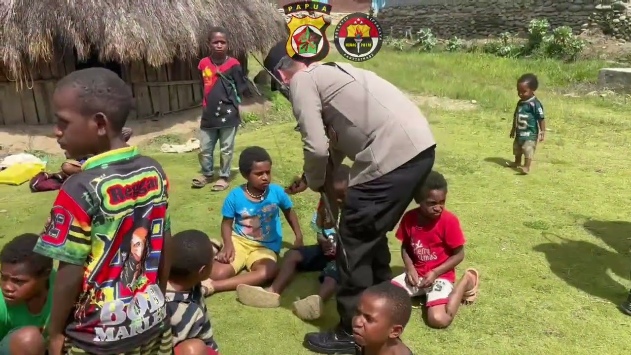 BAKTI  SOSIAL PEMBAGIAN BINGKISAN NATAL DAN TAHUN BARU 2026 POLRES LANNY JAYA 