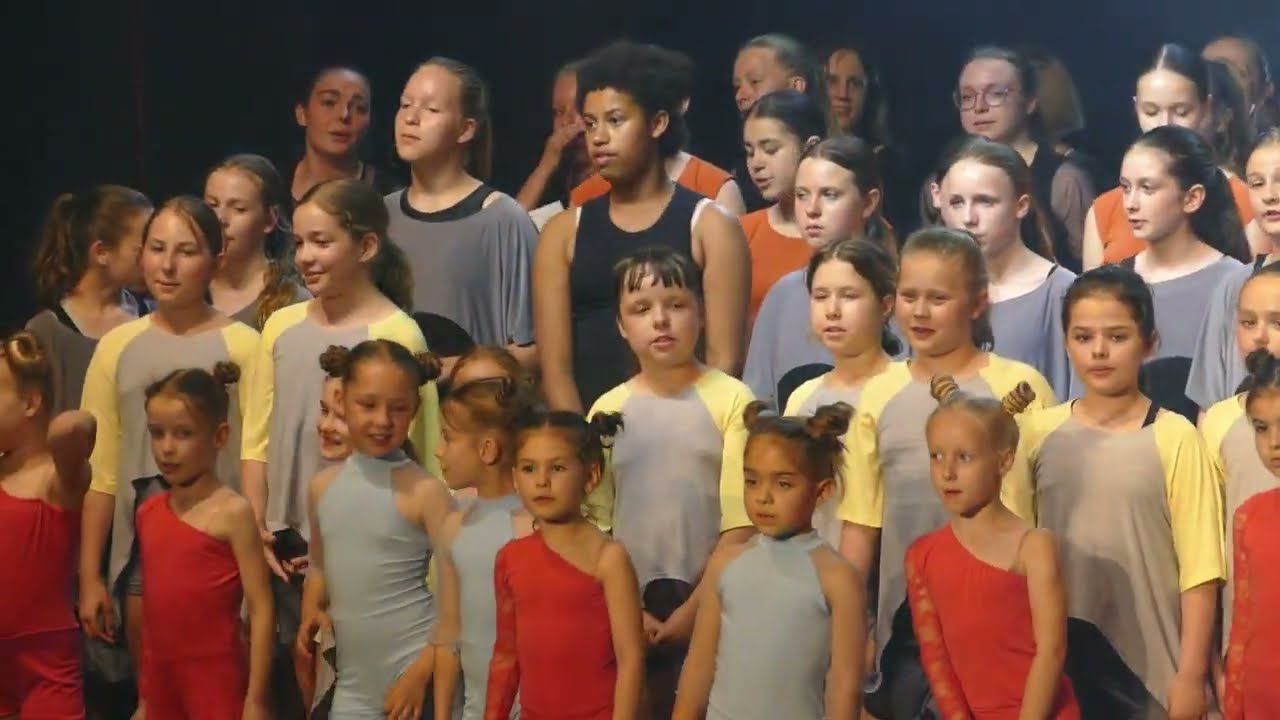 Spektakl &bdquo;Huśtawka&rdquo; Teatr&oacute;w Tańca ŻDK