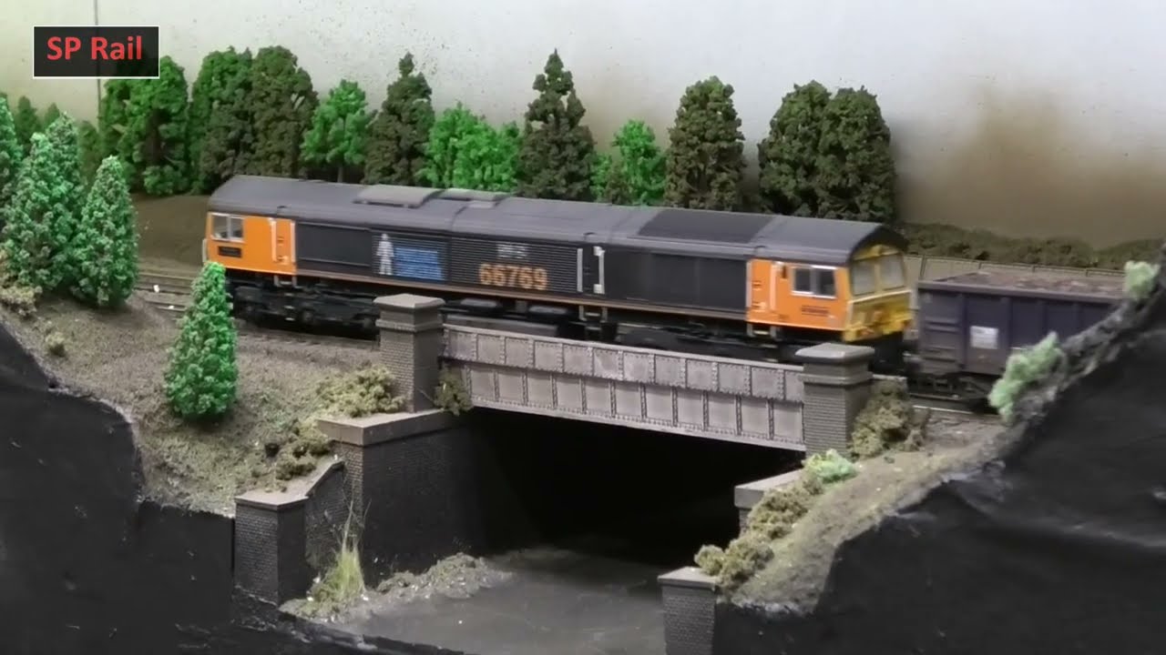 Tolworth Model Railway Exhibition - Hampton Court MRS