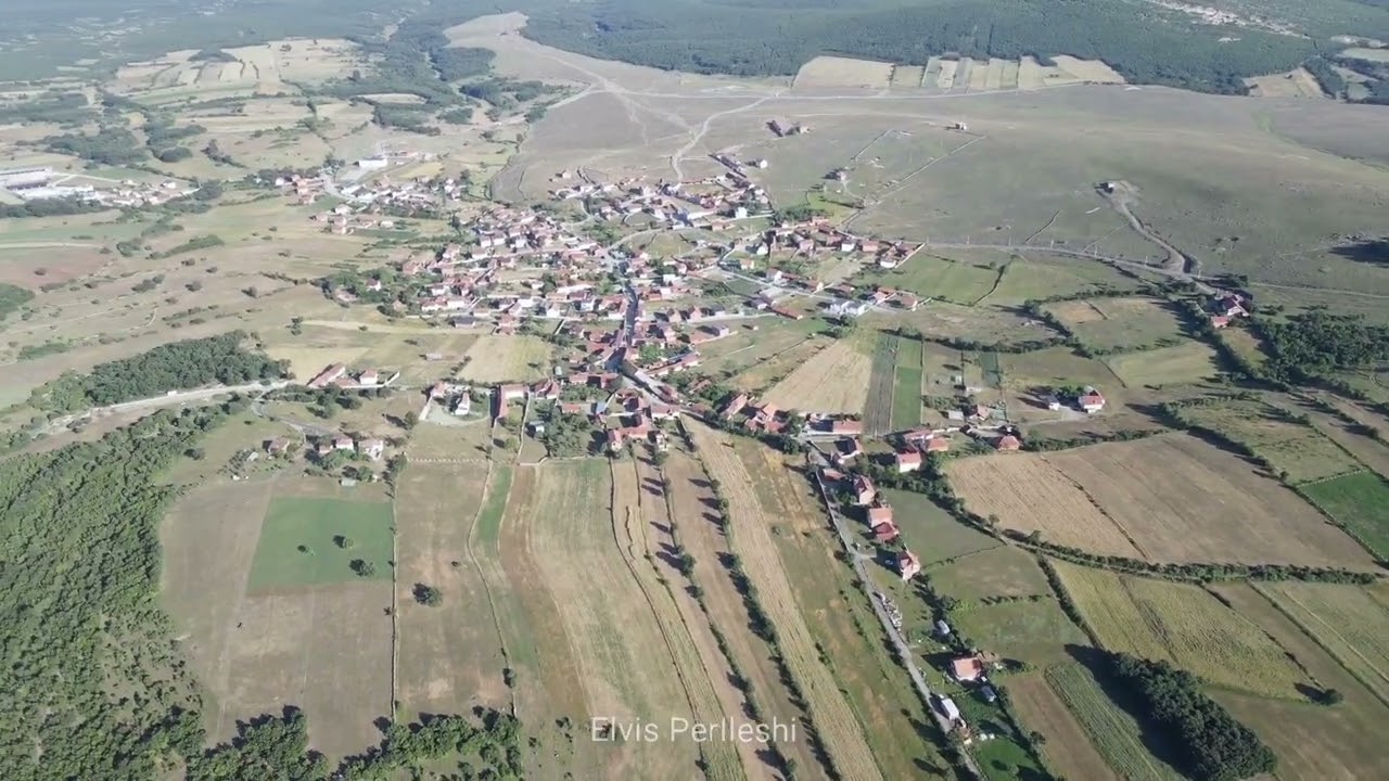 Fshati Përqevë, Klinë