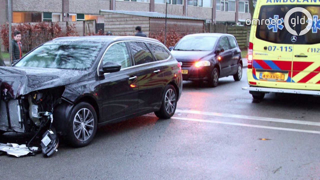 Man op leeftijd wordt onwel en richt ravage aan