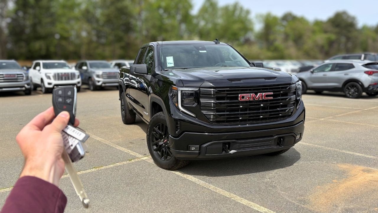 GMC Sierra 1500 Elevation 2026 года: запуск двигателя, выхлопная система, тест-драйв, обзор, вид ...