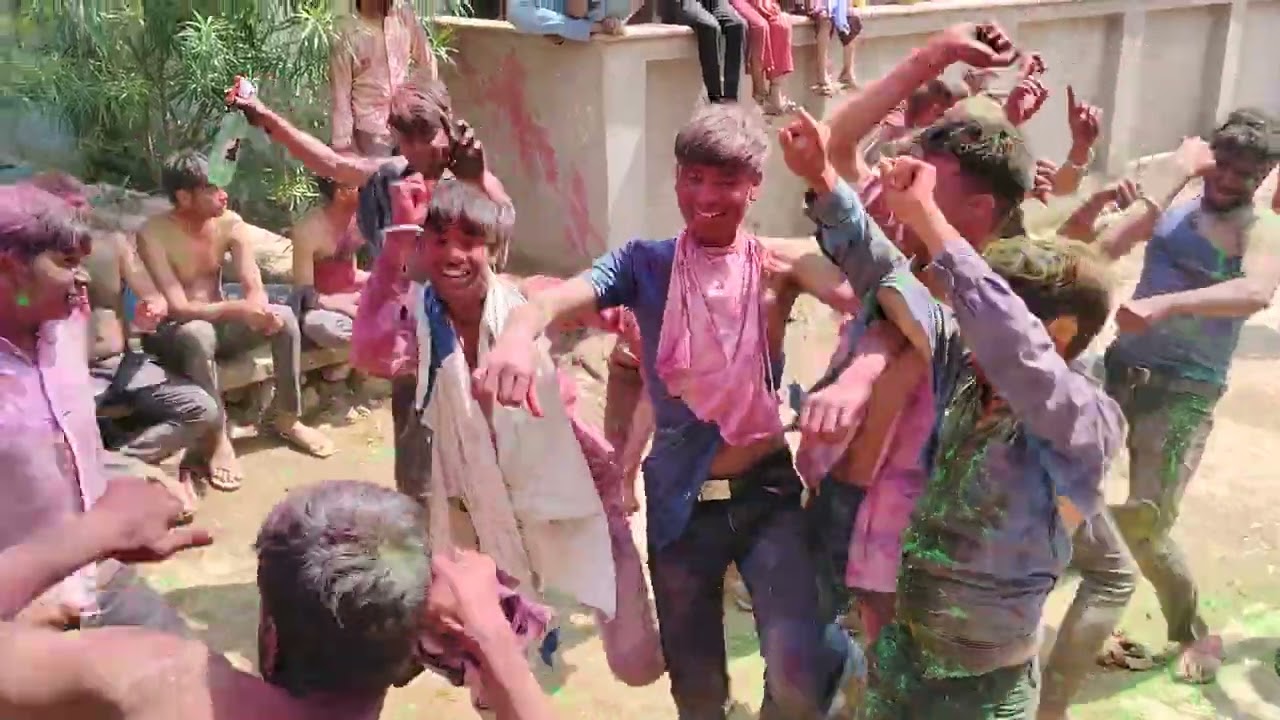 Iski bahn ki maje maje rasiya 