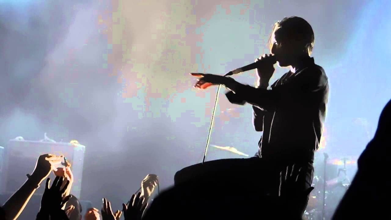 Savages (Jenny crowdsurfs and sings) @ FYF Fest 2015