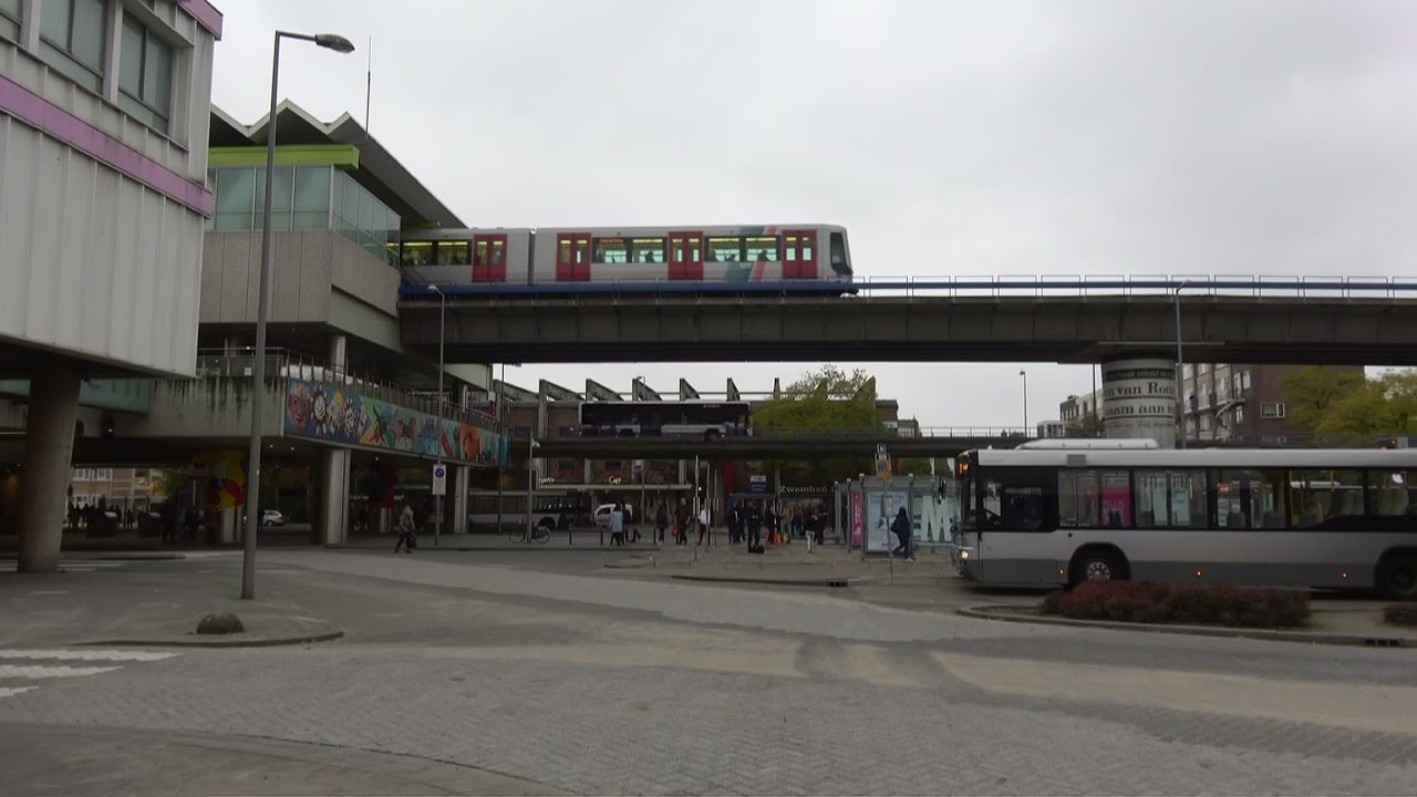 Diverse RET, Connexxion & Arriva bussen op busstation Rotterdam Zuidplein/Ahoy | 2016