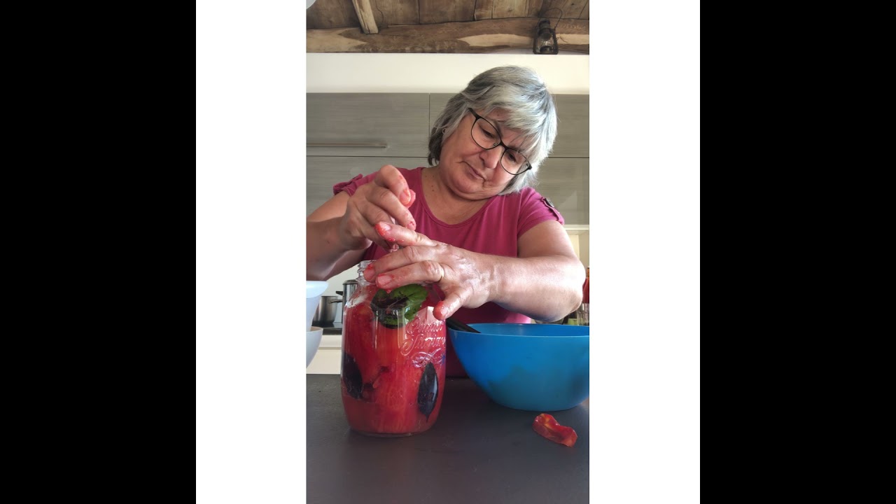 Conserva de tomate pelado