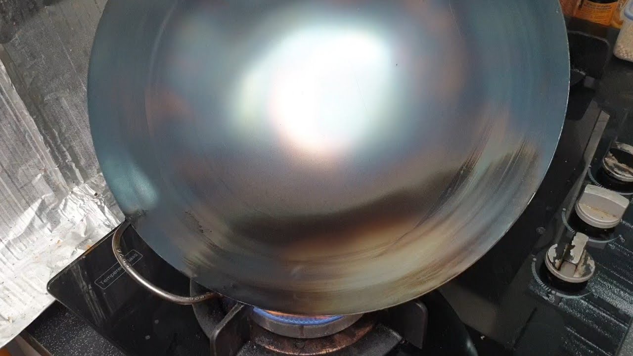 วิธีการเผากระทะเหล็ก ก่อนใช้งาน ต้องทำไม่งั้นอันตราย l อร่อยพุง