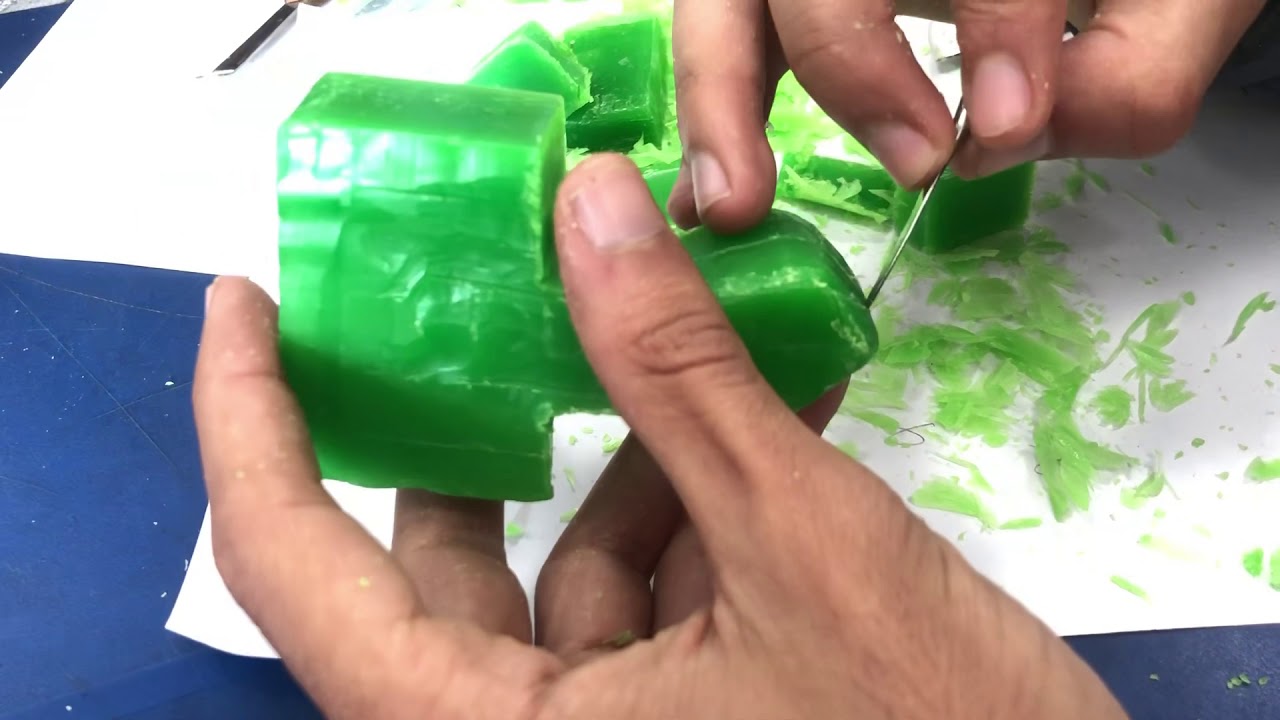 نحت Maxillary Right canine للطالب محمد رافد
