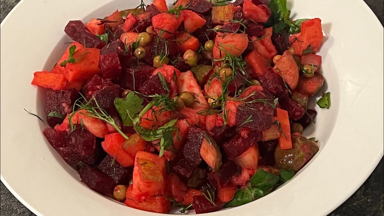 Salată cu sfeclă roșie și cartofi !!
