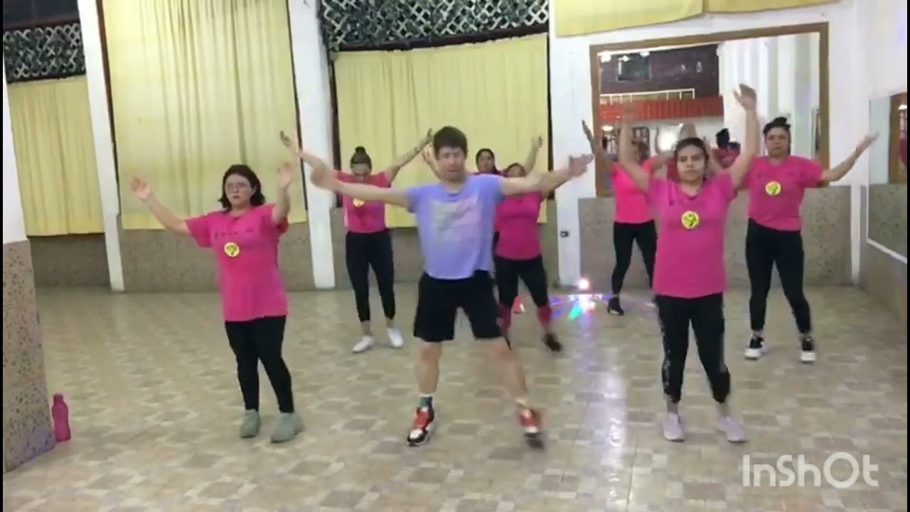 zumba fitness / zin 92/  como la flor/