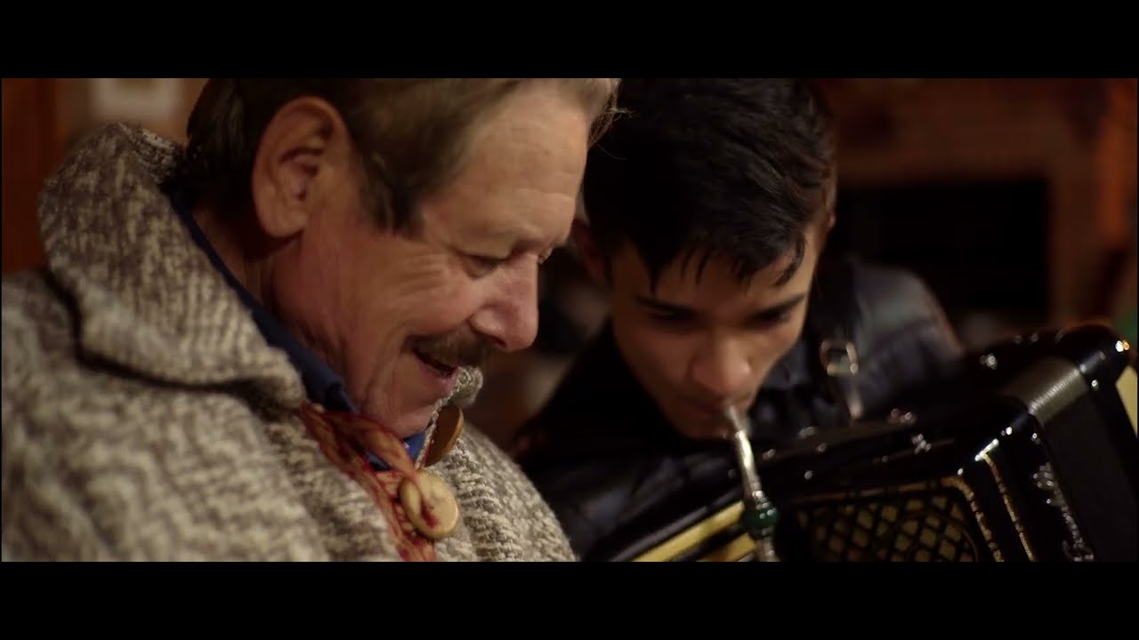 Tocador de Cordeona  - Thomas Machado part. Gildinho dos Monarcas (Clipe oficial)