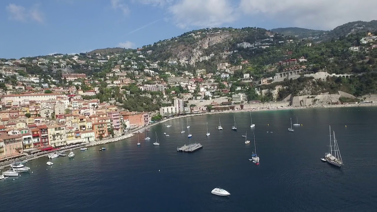Vues a&eacute;riennes de la C&ocirc;te d'Azur