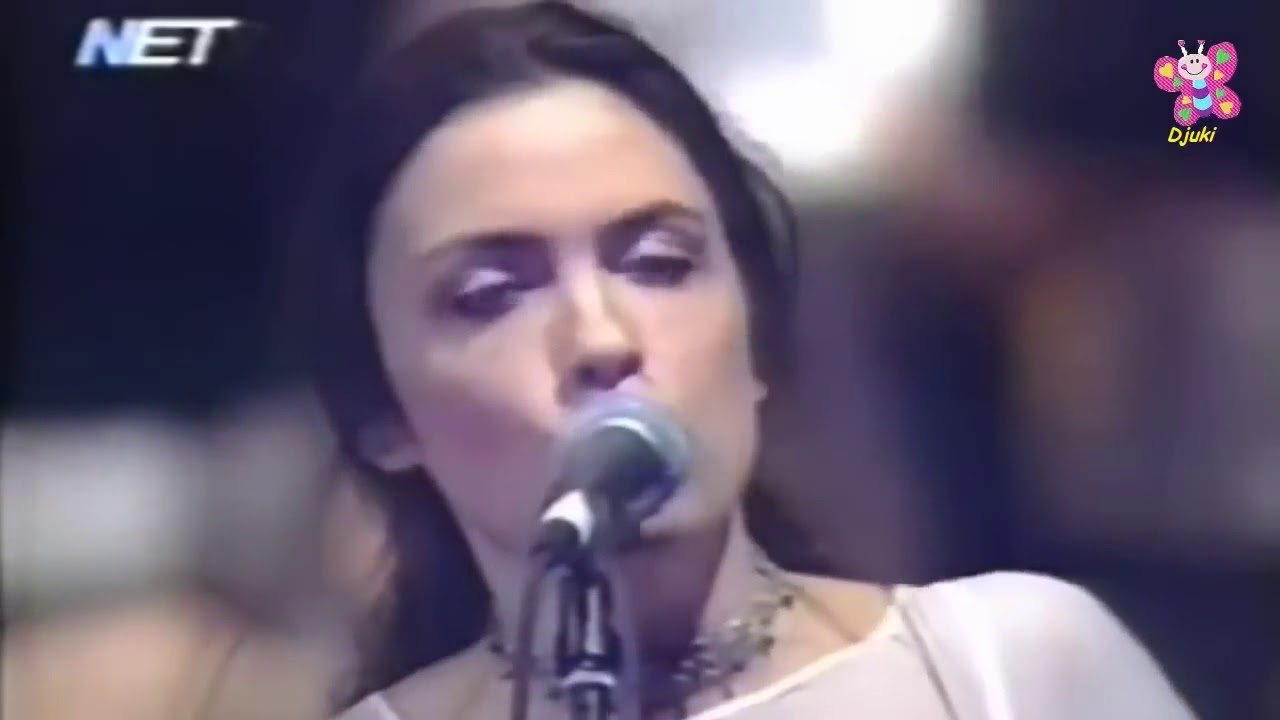 Ioanna Forti sings Theodorakis   Ompros, voithate