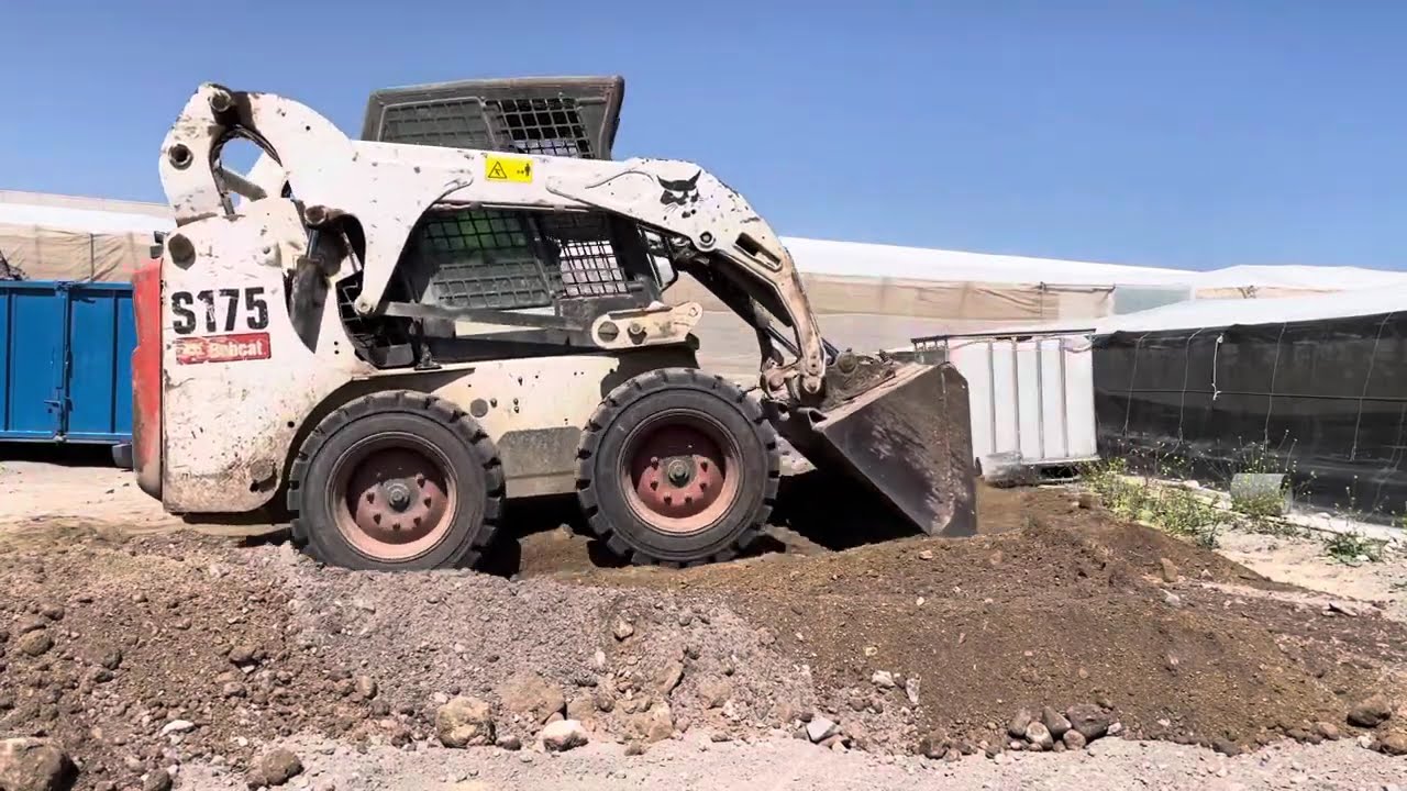 Bobcat S175 | Filling Trench with Skid Steer