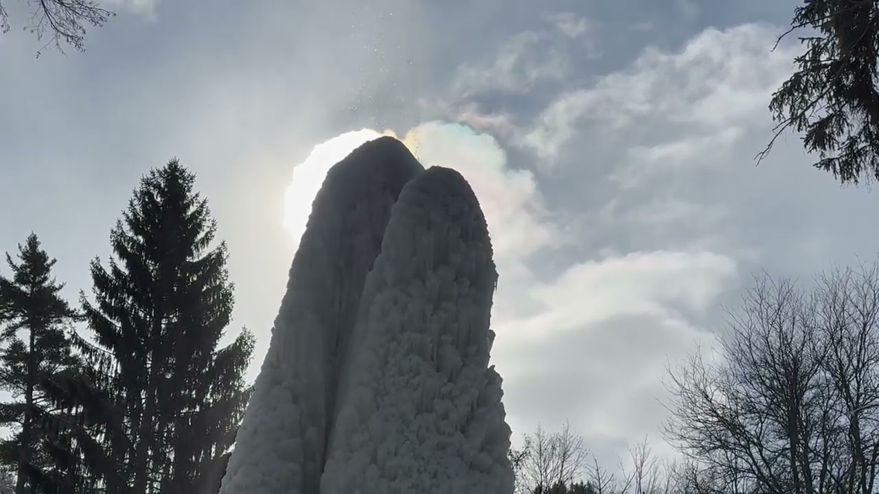 'Ice Volcano' Grows Taller as Freezing Temperatures Continue to Hit New York State