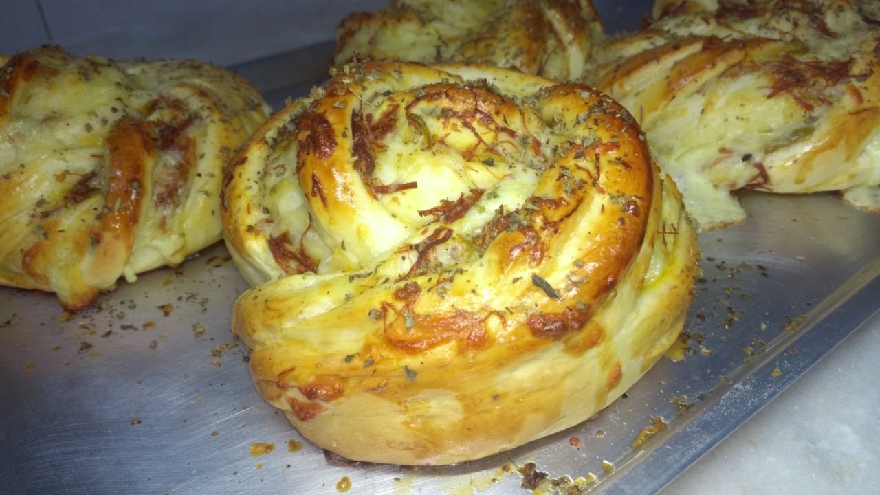 COMO FAZER SALGADO ASSADO RODILHA DE CARNE SECA COM QUEIJO ,