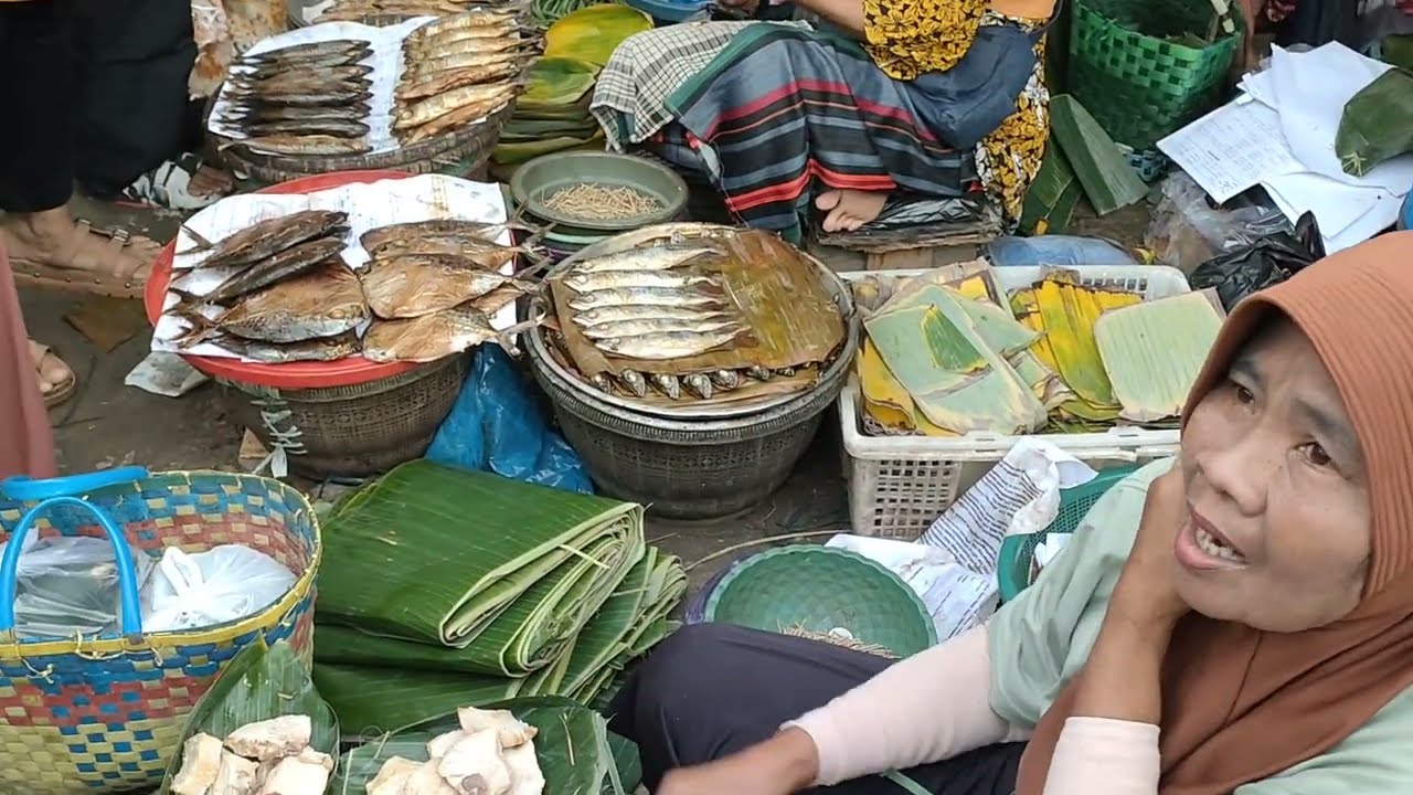 SUASANA PASAR PETARUKAN PEMALANG JAWA TENGAH