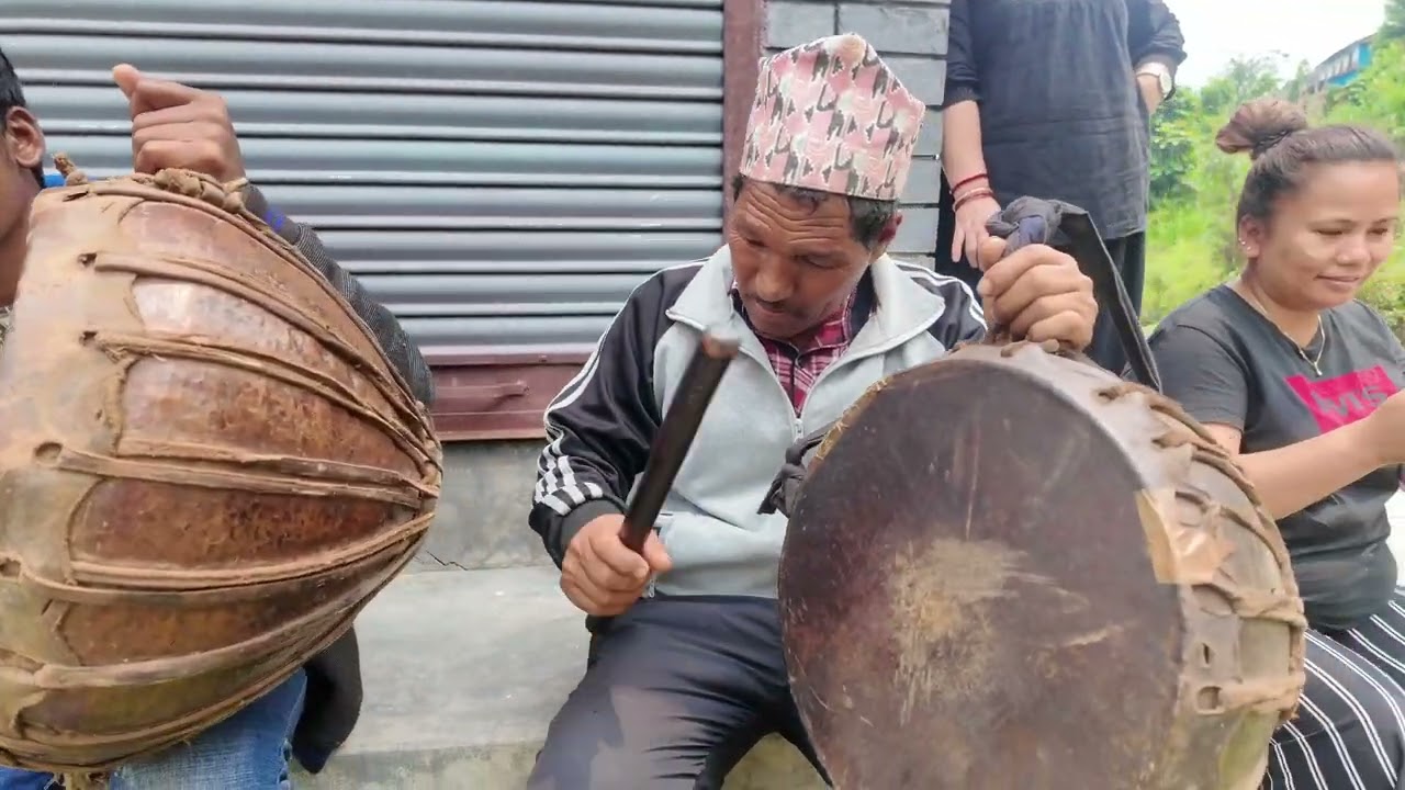 नौमति बाजा सहित रेलै सलल  भन्दै पुराना बाध्यबादक रेश बाग्लुङमा भेटिय !