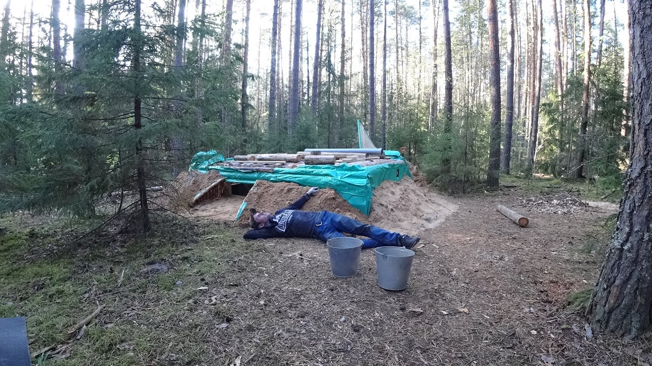засыпаю землянку делаю вентиляцию