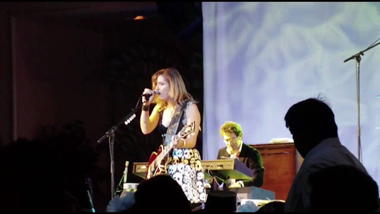 The Bangles perform 