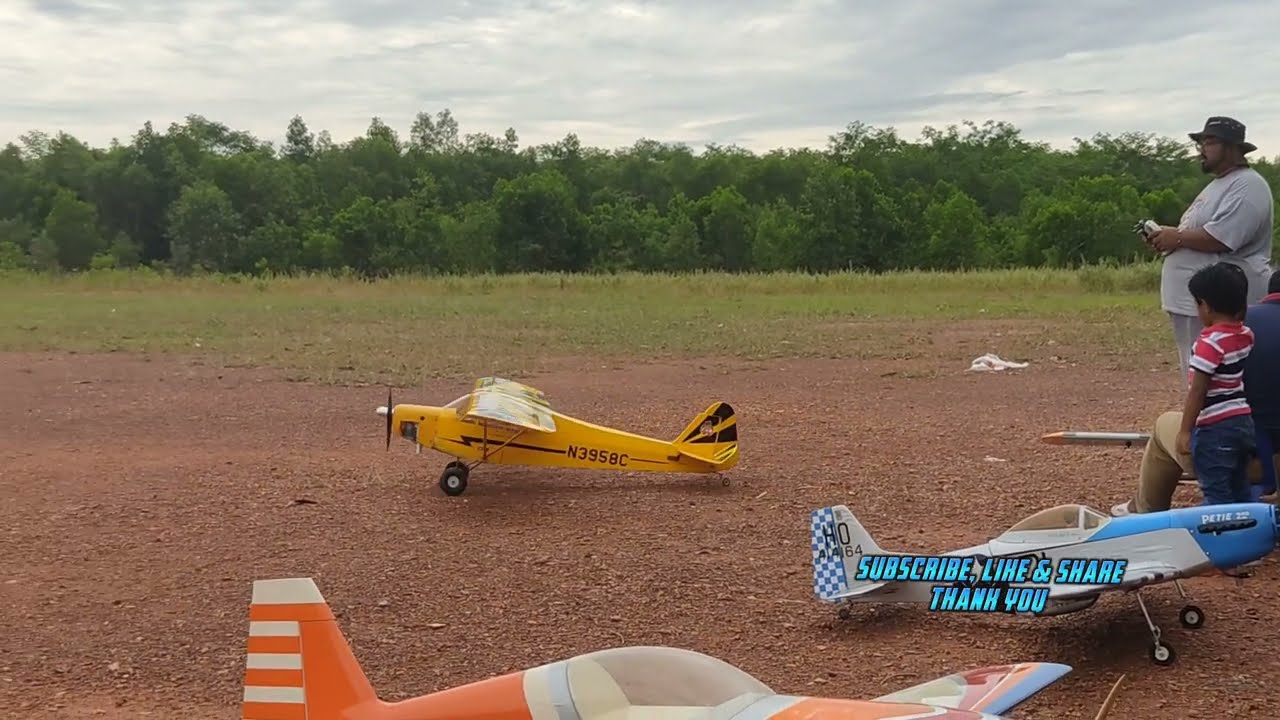 PIPER J CUB POWERED BY DLE 35 CC IN ACTION